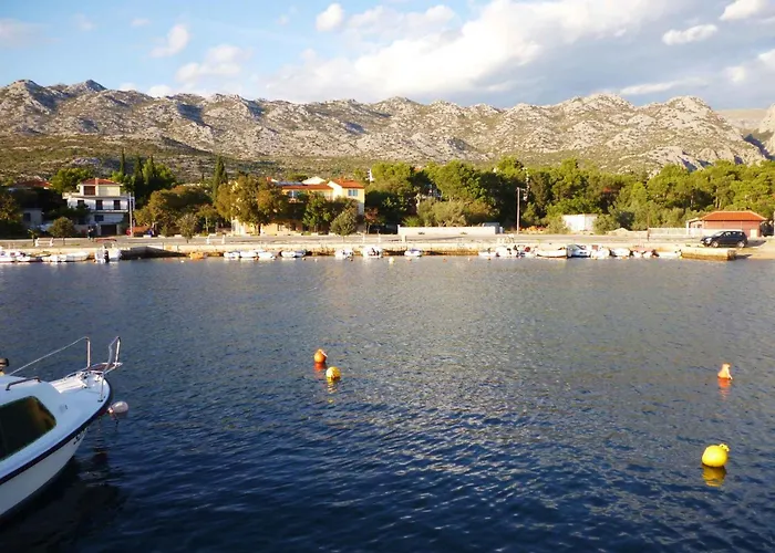 In Starigrad-paklenica 34902 アパート *